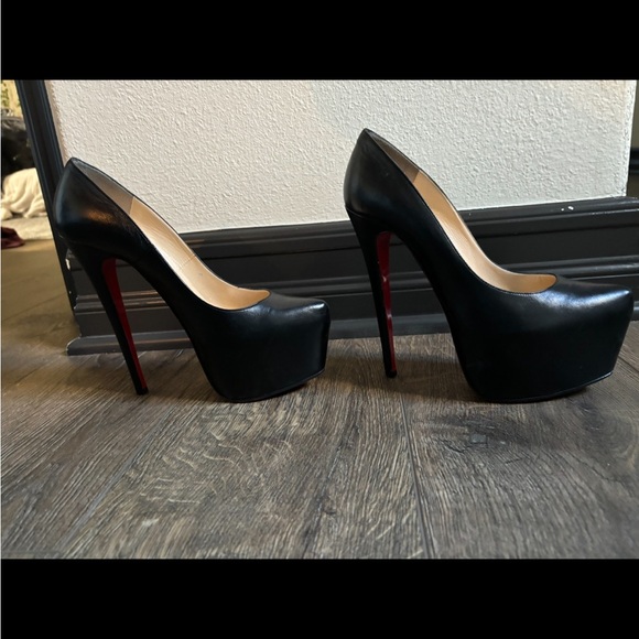 Christian Louboutin Black Leather Daffodile Platform Pumps size 39.5 - Picture 3 of 9